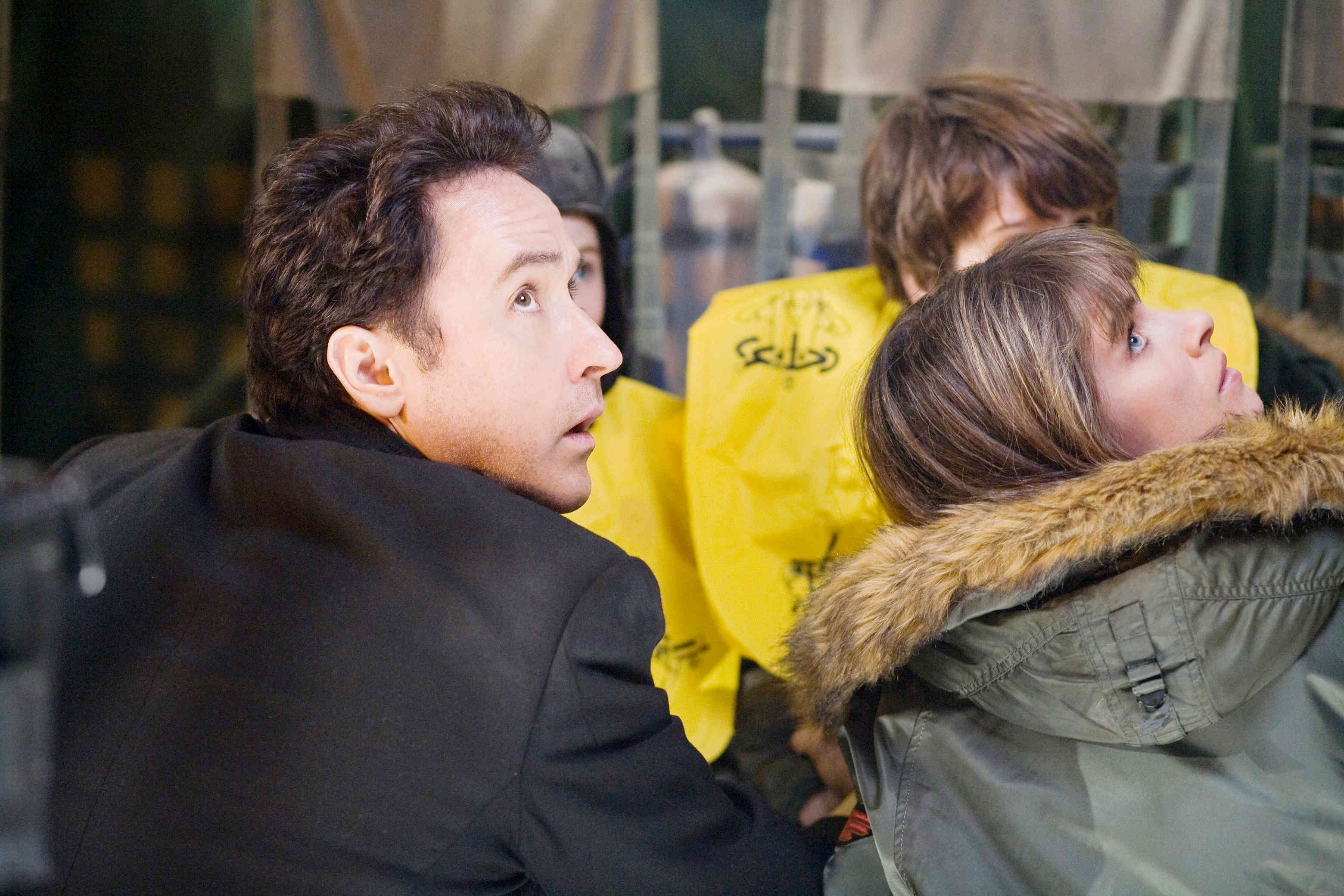 John Cusack stars as Jackson Curtis and Amanda Peet stars as Kate in Columbia Pictures' 2012 (2009)