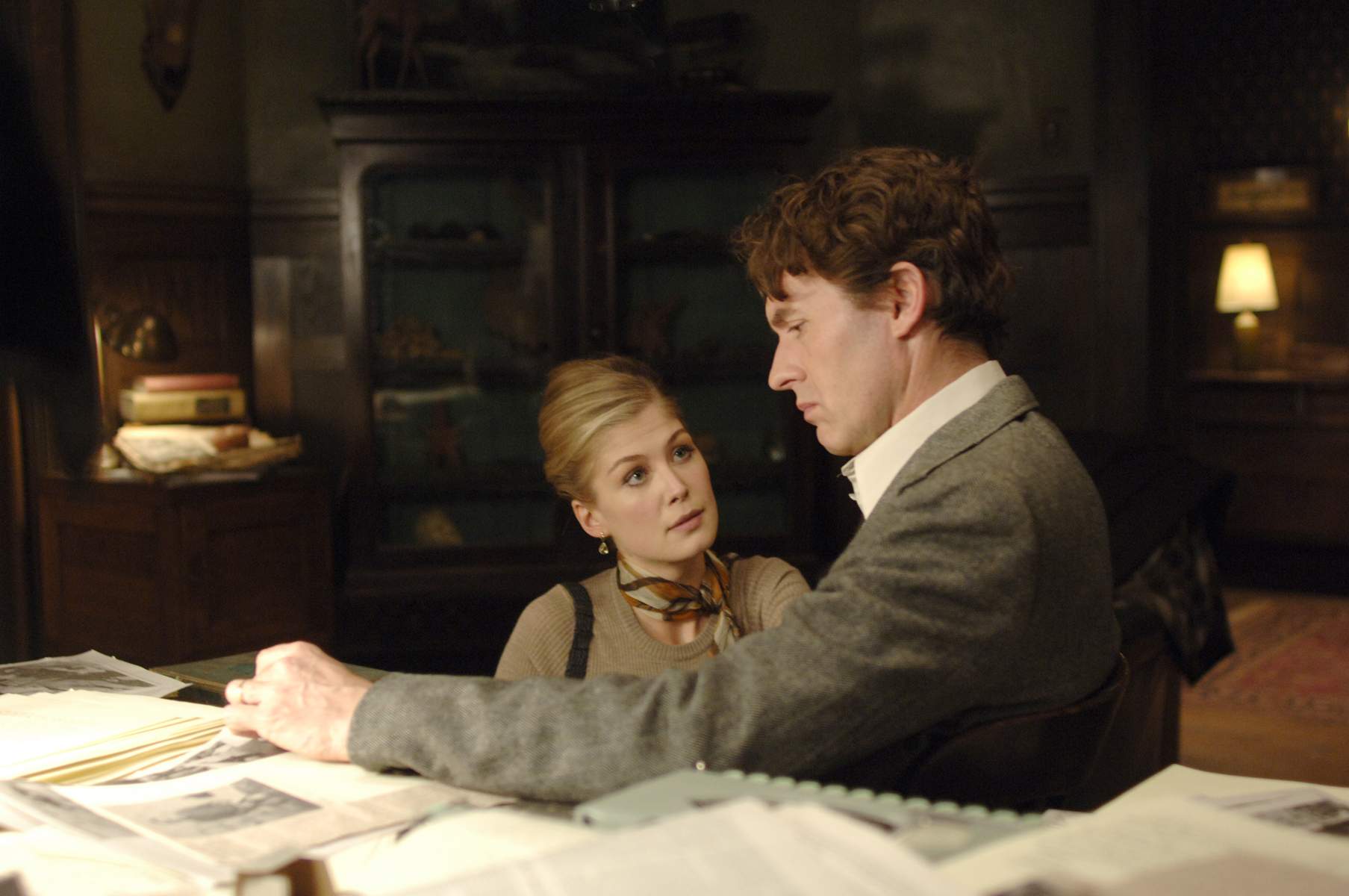 Stephen Dillane as Jakob and Rosamund Pike as Alex in Samuel Goldwyn Films' Fugitive Pieces (2008)