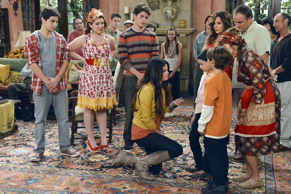 Jake T. Austin, Jennifer Stone, Gregg Sulkin, Selena Gomez, Nikki Hahn, Maria Canals Barrera and David DeLuise in Disney Channel's The Wizards Return: Alex vs. Alex (2013)