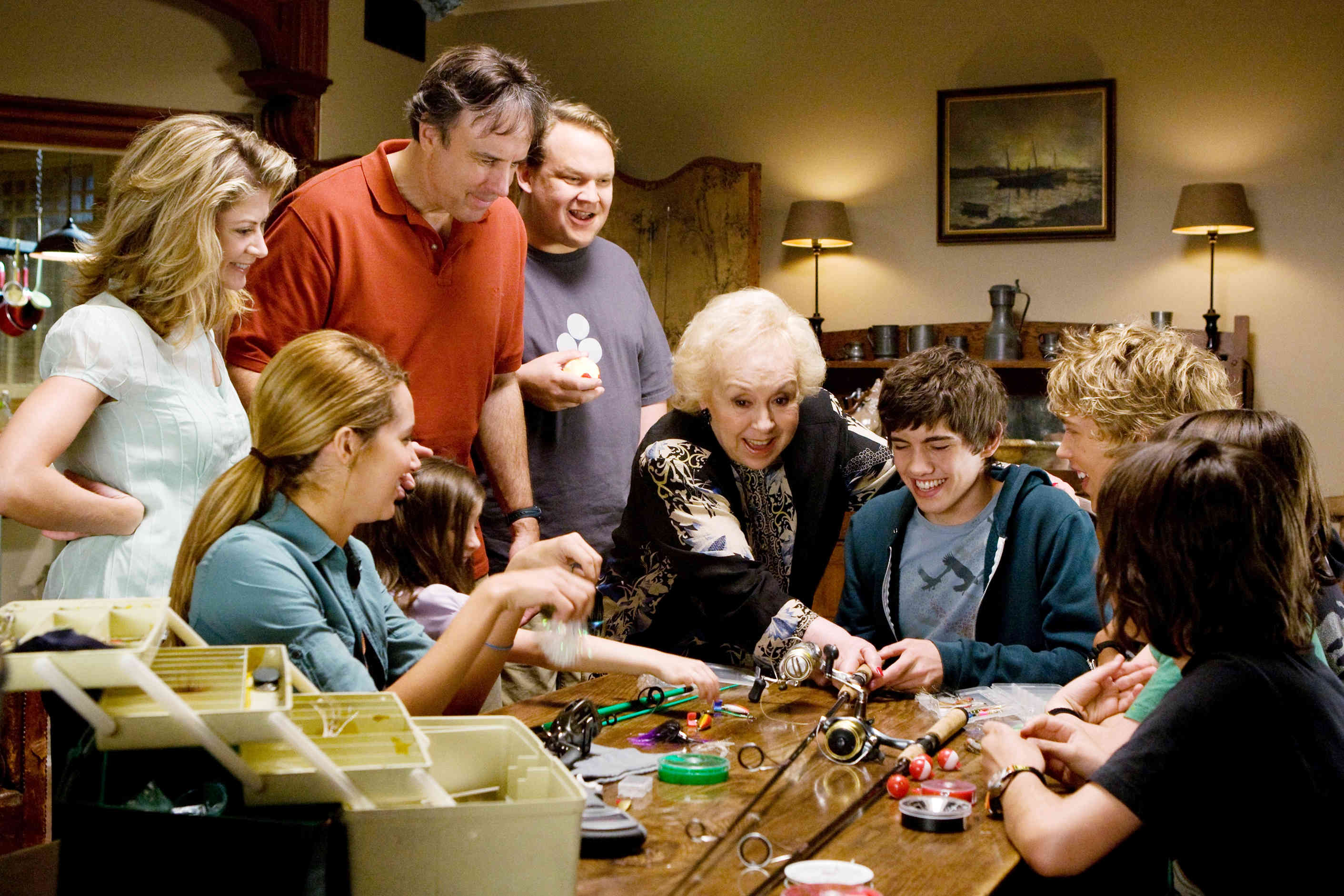 Gillian Vigman, Ashley Tisdale, Ashley Boettcher, Kevin Nealon, Andy Richter, Doris Roberts, Carter Jenkins, Austin Butler, Regan Young and Henri Young in The 20th Century Fox's Aliens in the Attic (2009)