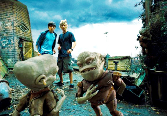 Carter Jenkins stars as Tom Pearson and Austin Butler stars as Jake in The 20th Century Fox's Aliens in the Attic (2009)