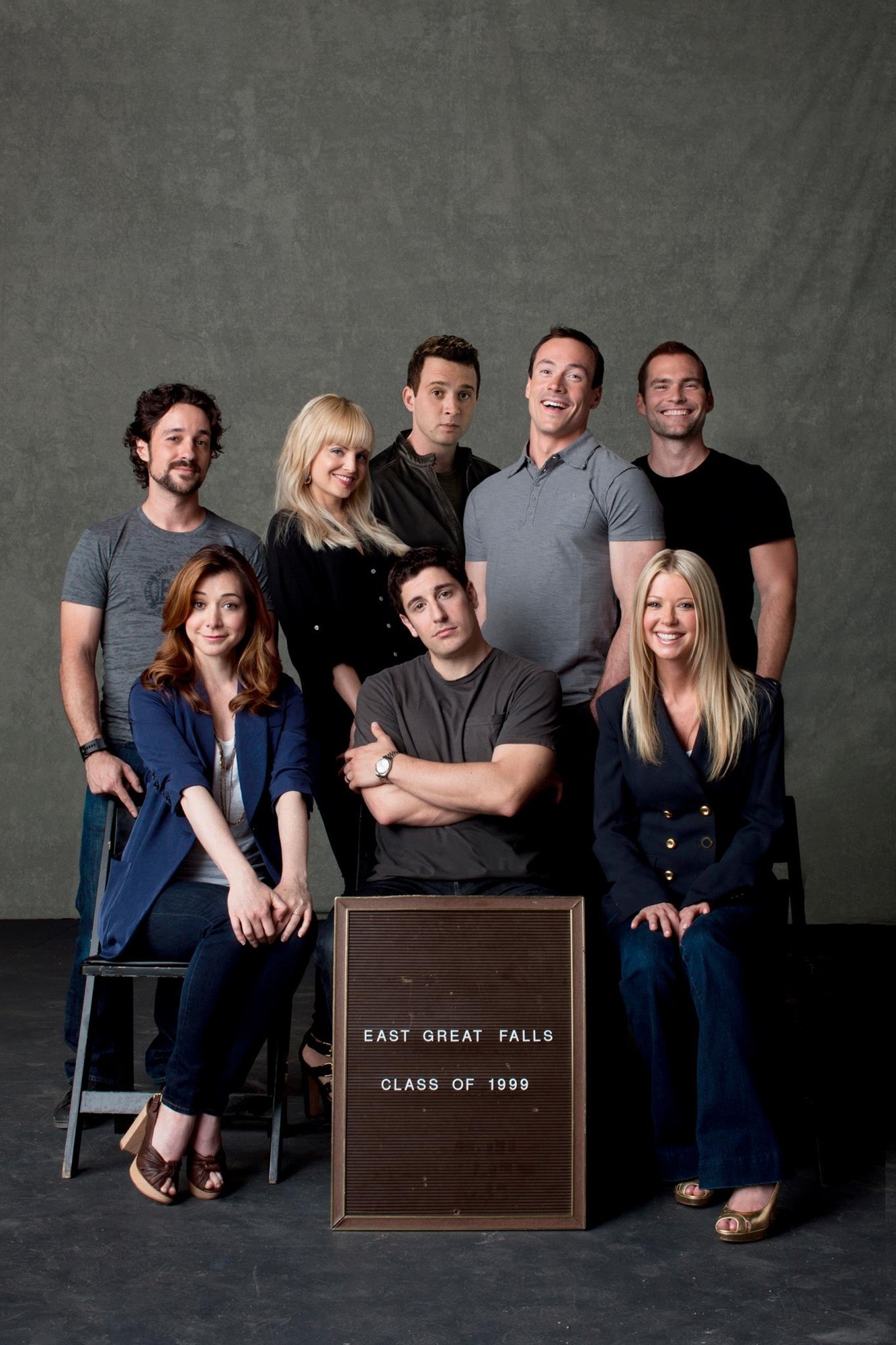 Mena Suvari, Eddie Kaye Thomas, Chris Klein, Seann William Scott, Alyson Hannigan and Jason Biggs in Universal Pictures' American Reunion (2012)