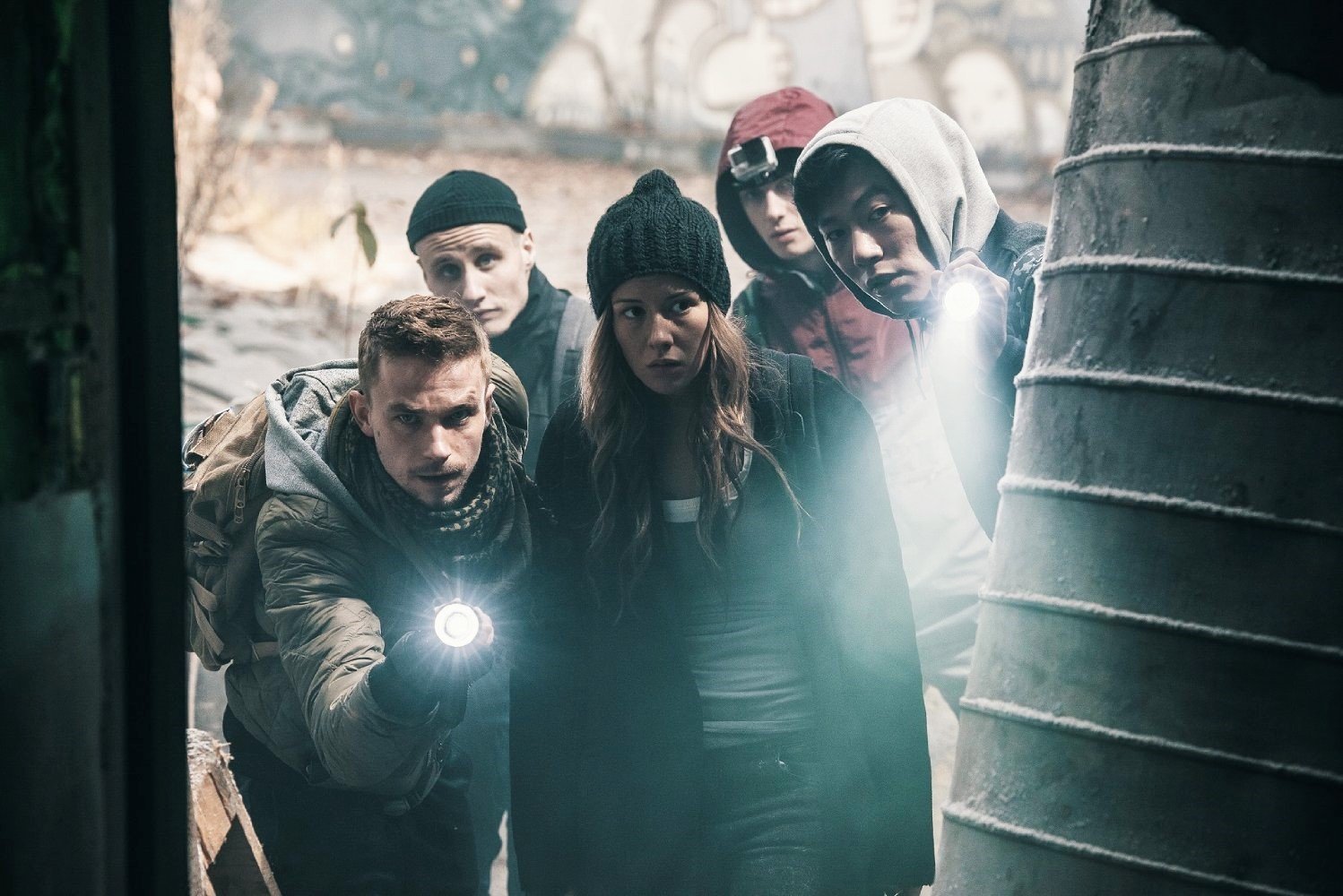 Attraction (2017) Pictures, Trailer, Reviews, News, DVD and Soundtrack