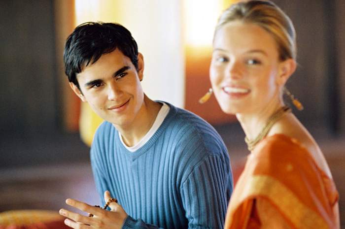Max Minghella and Kate Bosworth in Fox Searchlight Pictures' BEE SEASON (2005)