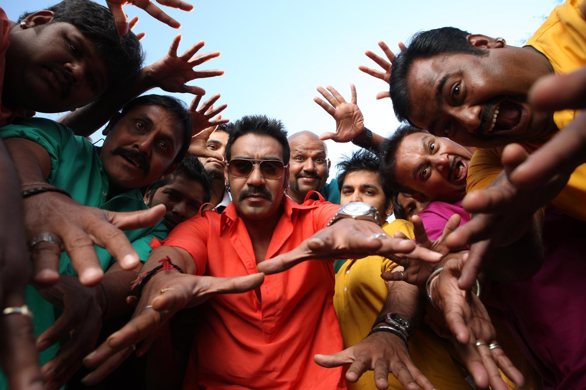 Ajay Devgan stars as Prithviraj Raghuvanshi in FIP's Bol Bachchan (2012)