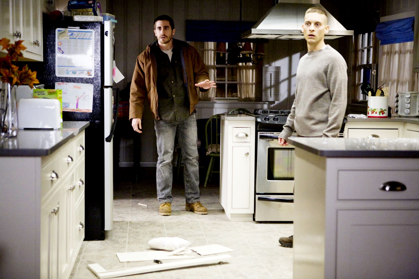 Jake Gyllenhaal stars as Tommy Cahill and obey Maguire stars as Sam Cahill in Lionsgate Films' Brothers (2009)