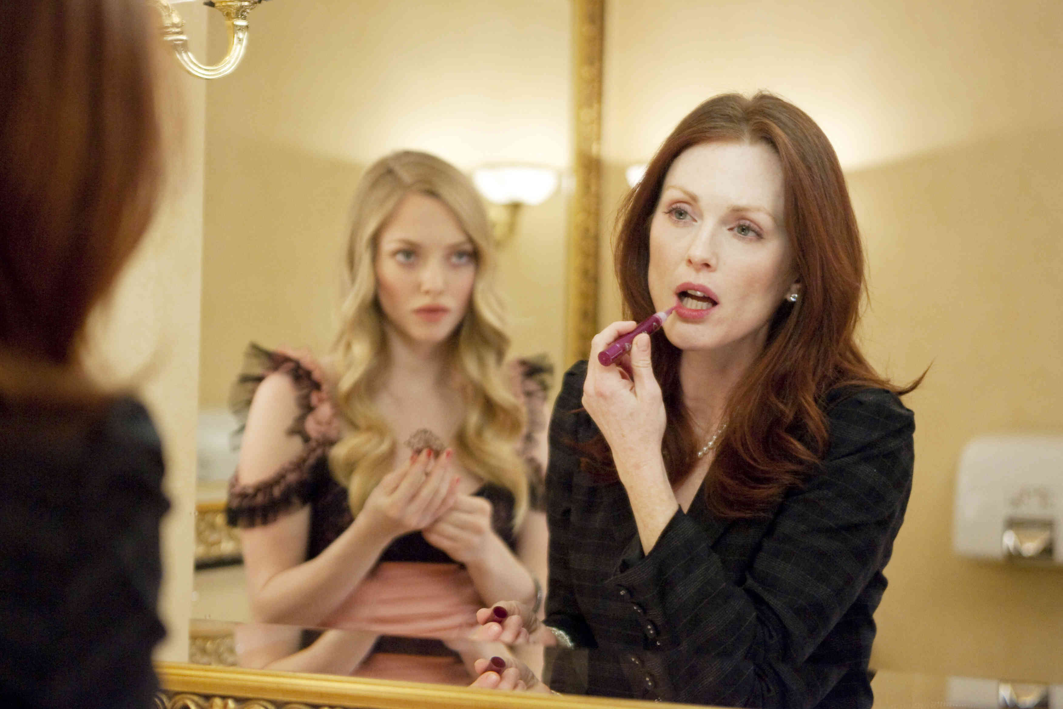 Amanda Seyfried stars as Chloe and Julianne Moore stars as Catherine in Sony Pictures Classics' Chloe (2010)