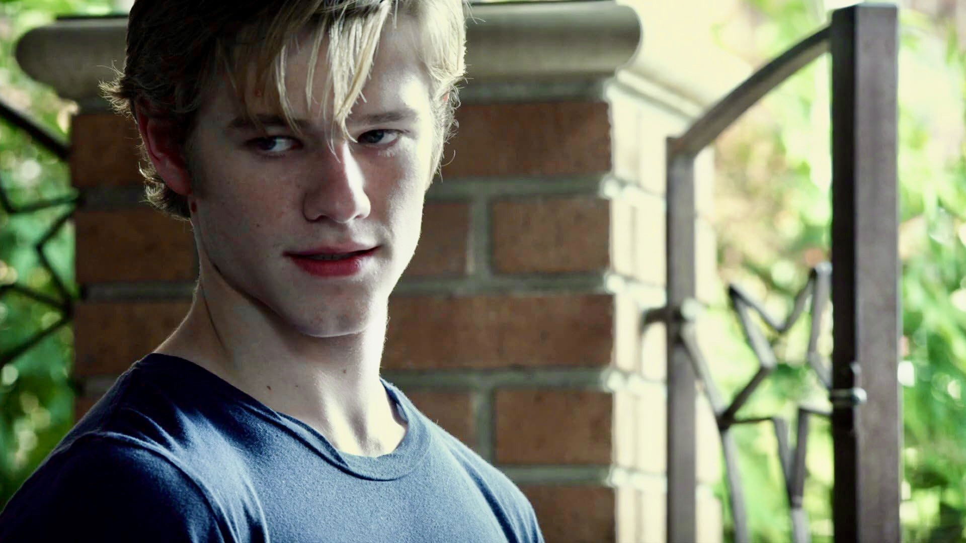 Crush (2013)