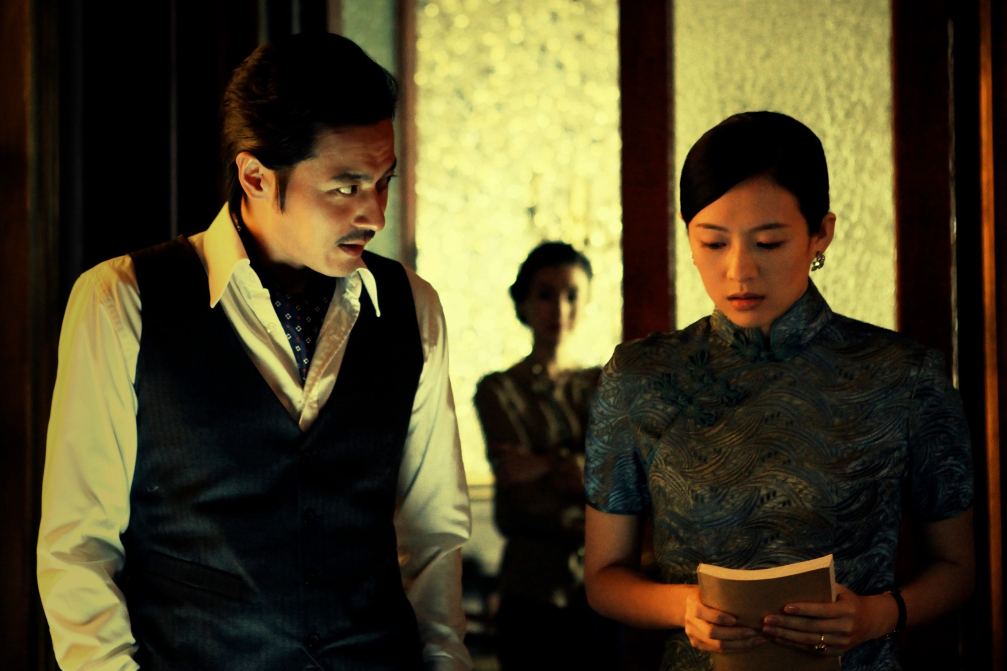 Jang Dong Gun and Zhang Ziyi in Well Go USA's Dangerous Liaisons (2012)
