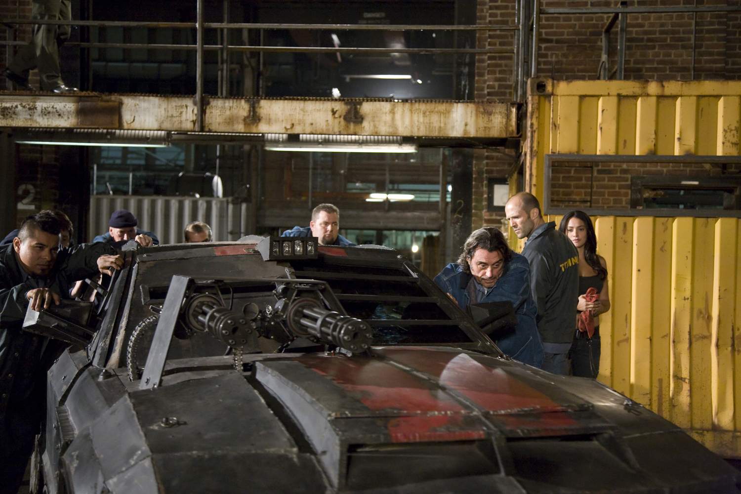 смертельная гонка 2008 франкенштейн. смертельная гонка 2008. стэтхэм в фильме смертельная гонка. джина атанс смертельная гонка. джейсон стэтхэм смертельная гонка.