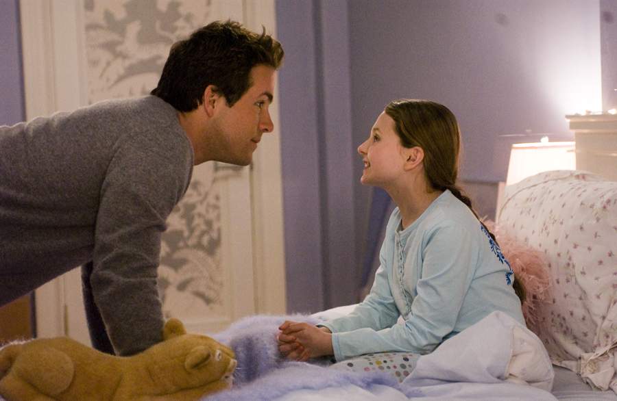Ryan Reynolds and Abigail Breslin in Universal Pictures' Definitely, Maybe (2008)