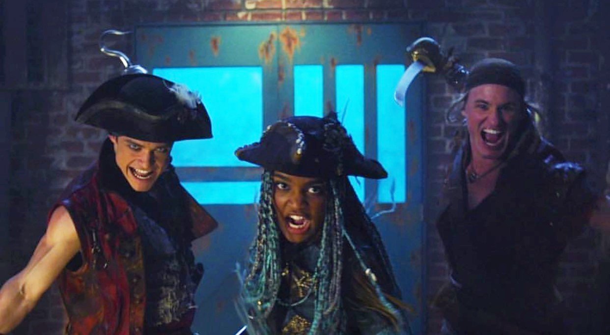 Dylan Playfair, China Anne McClain and Thomas Doherty in Disney Channel's Descendants 2 (2017)