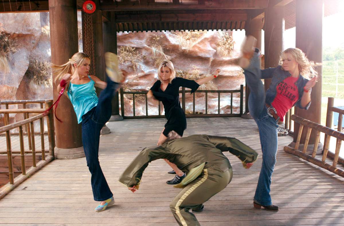 Sarah Carter, Holly Valance and Jaime Pressly in Dimension Films' DOA: Dead or Alive (2006)