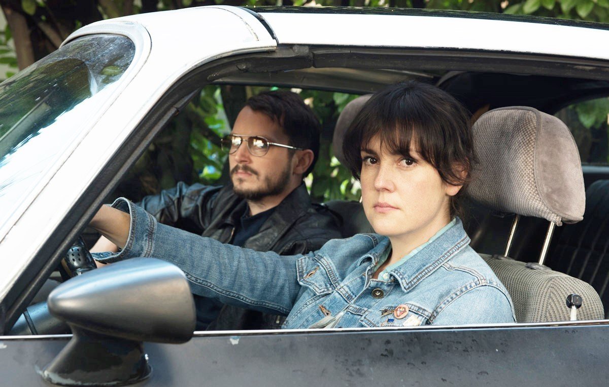 Elijah Wood stars as Tony and Melanie Lynskey stars as Ruth Kimke in Netflix's I Don't Feel at Home in This World Anymore (2017)