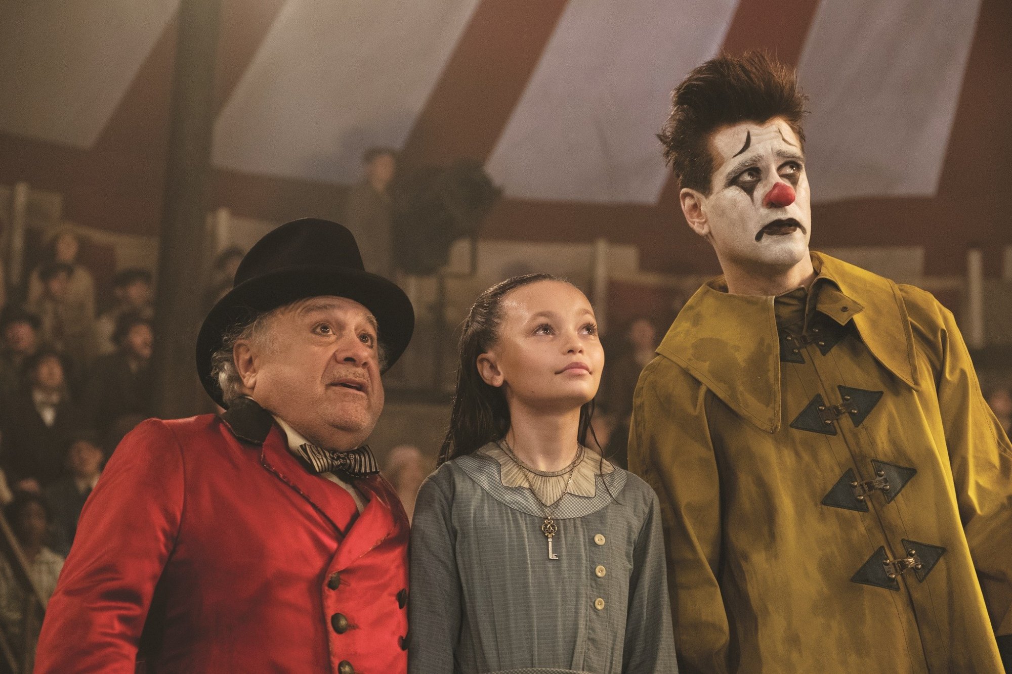 Danny DeVito, Nico Parker and Colin Farrell in Walt Disney Pictures' Dumbo (2019)