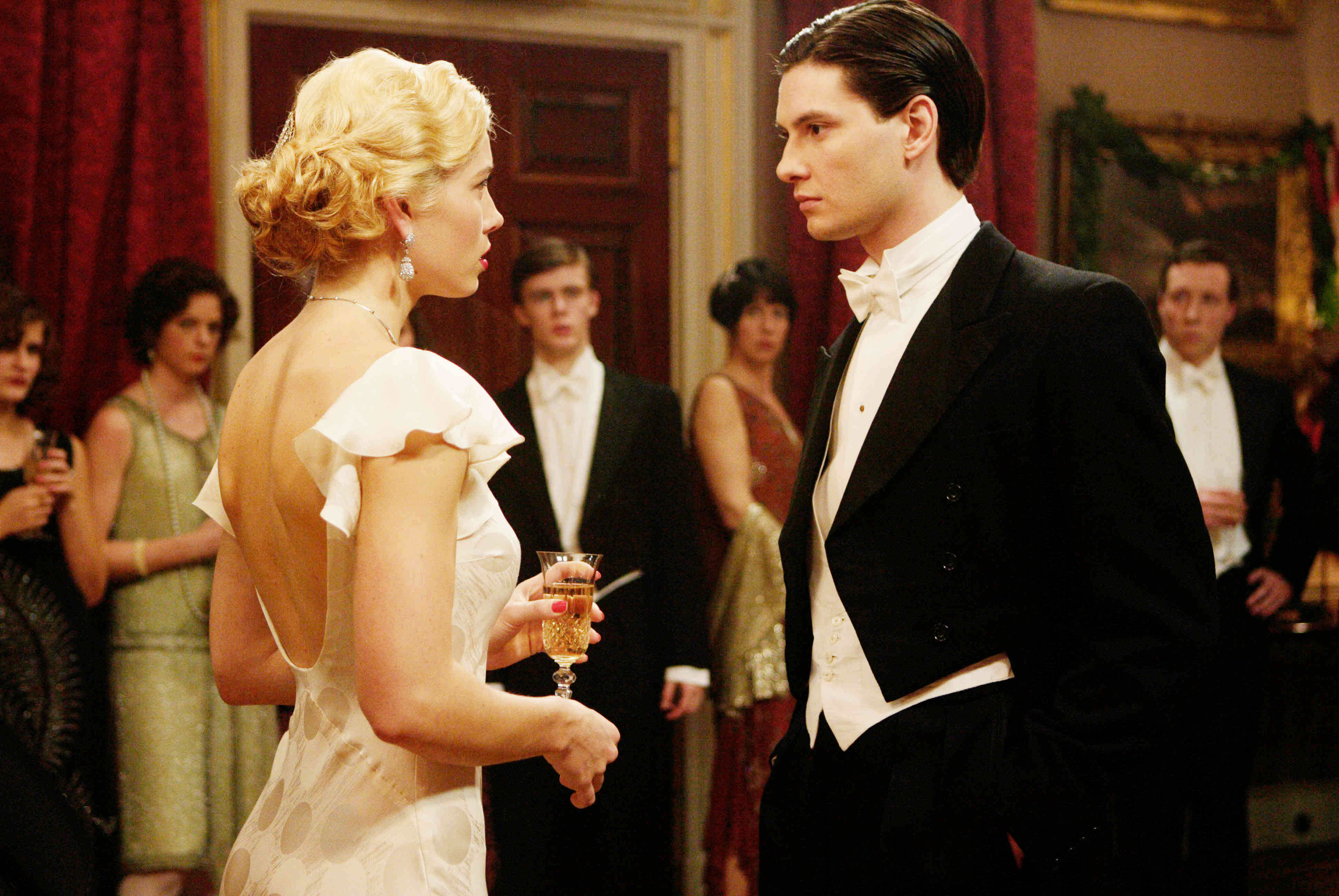 Jessica Biel stars as Larita Huntington and Ben Barnes stars as John Whittaker in Ealing Studios' Easy Virtue (2009)