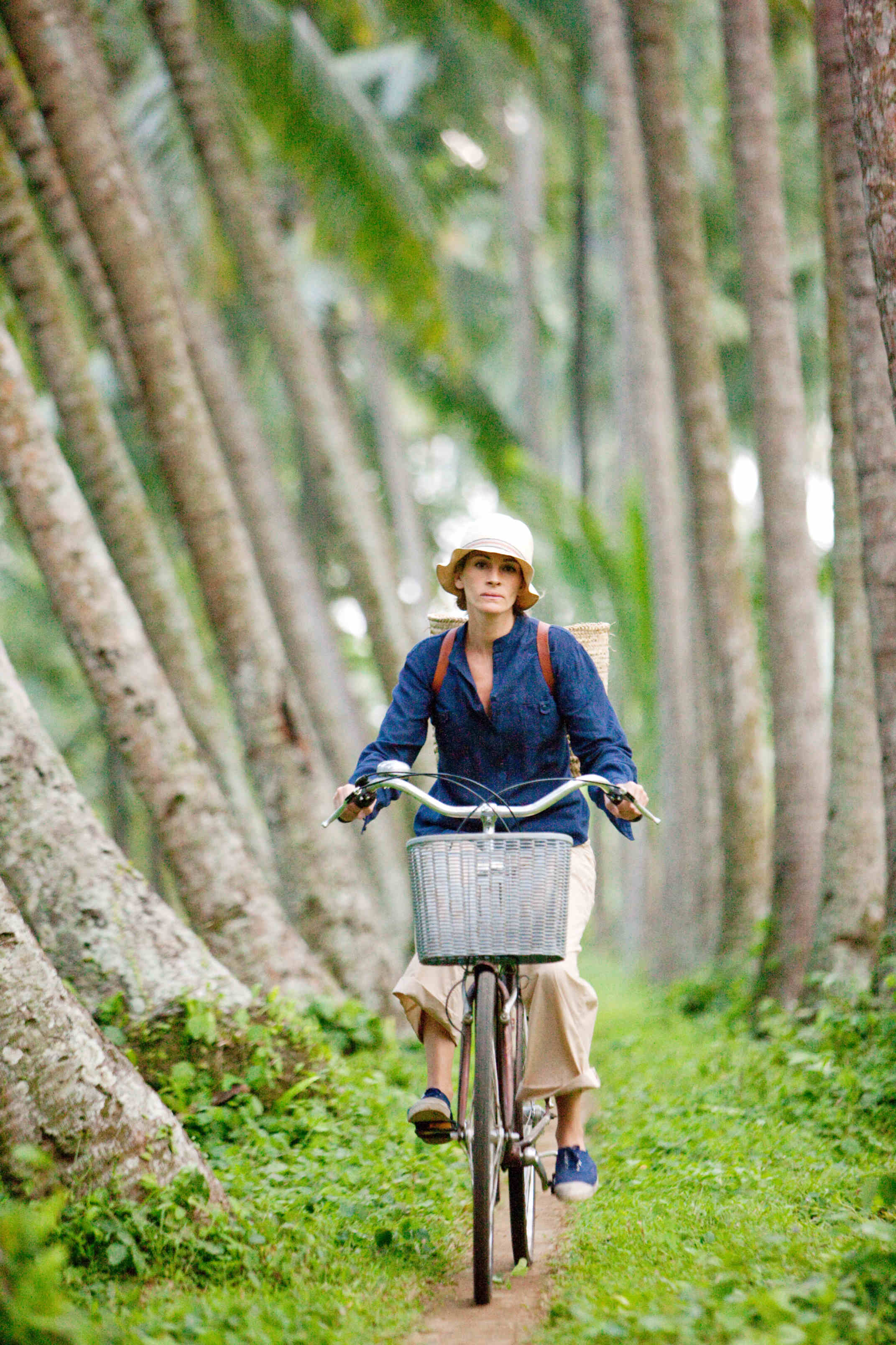 Julia Roberts stars as Elizabeth Gilbert in Columbia Pictures' Eat, Pray, Love (2010)