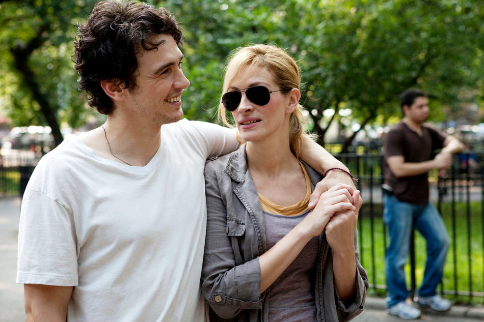 James Franco stars as David and Julia Roberts stars as Elizabeth Gilbert in Columbia Pictures' Eat, Pray, Love (2010)