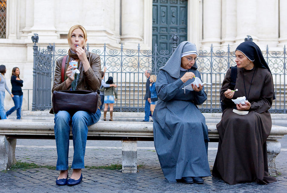 Julia Roberts stars as Elizabeth Gilbert in Columbia Pictures' Eat, Pray, Love (2010)