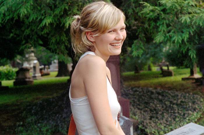 Kirsten Dunst as Claire Colburn in Paramount Pictures' ELIZABETHTOWN (2005)