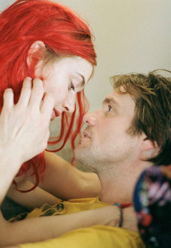 Jim Carrey and Kate Winslet in Focus Features' Eternal Sunshine of the Spotless Mind (2004)