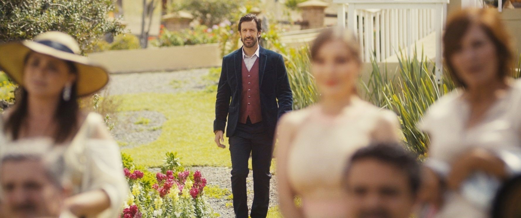 Jose Maria Yazpik stars as Daniel in Pantelion Films' Everybody Loves Somebody (2017)