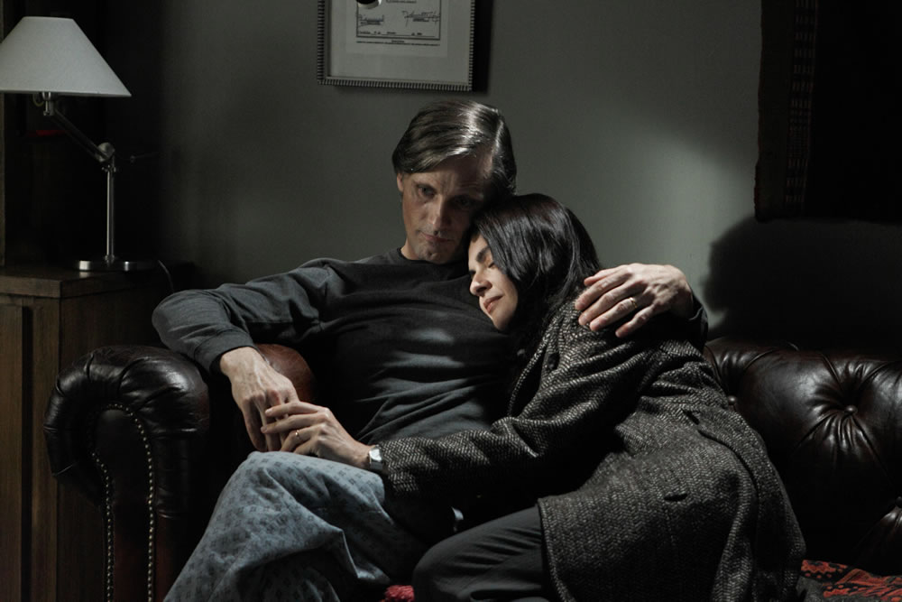 Viggo Mortensen stars as Agustin/Pedro and Javier Godino and Soledad Villamil stars as Claudia in Fox International's Everybody Has a Plan (2013)