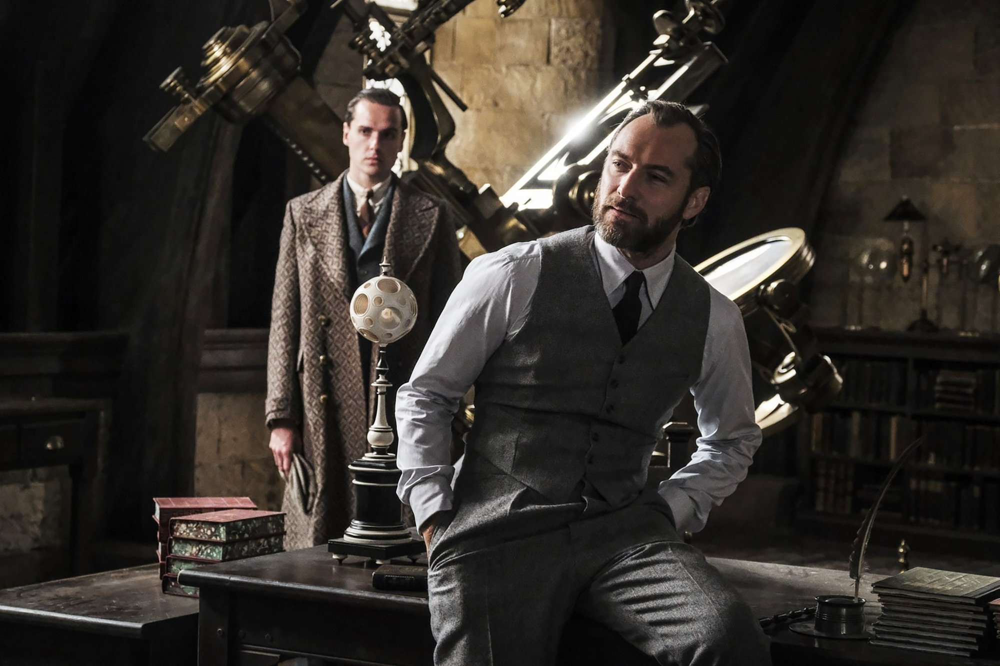 Jude Law stars as Albus Dumbledore in Warner Bros. Pictures' Fantastic Beasts: The Crimes of Grindelwald (2018)