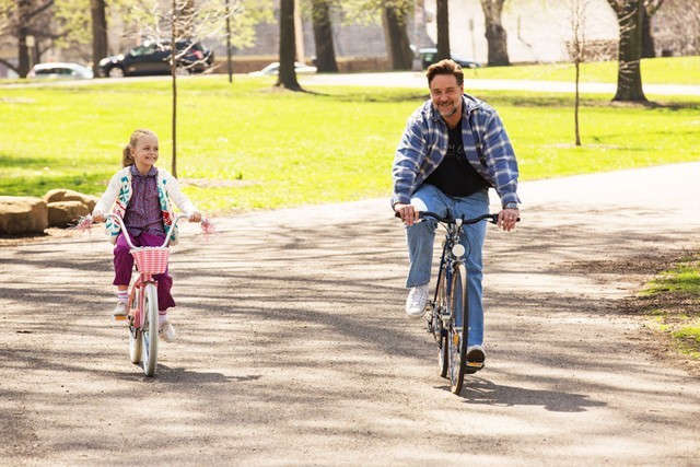 Kylie Rogers stars as Young Katie and Russell Crowe stars as Jake Davis in Vertical Entertainment's Fathers and Daughters (2016)