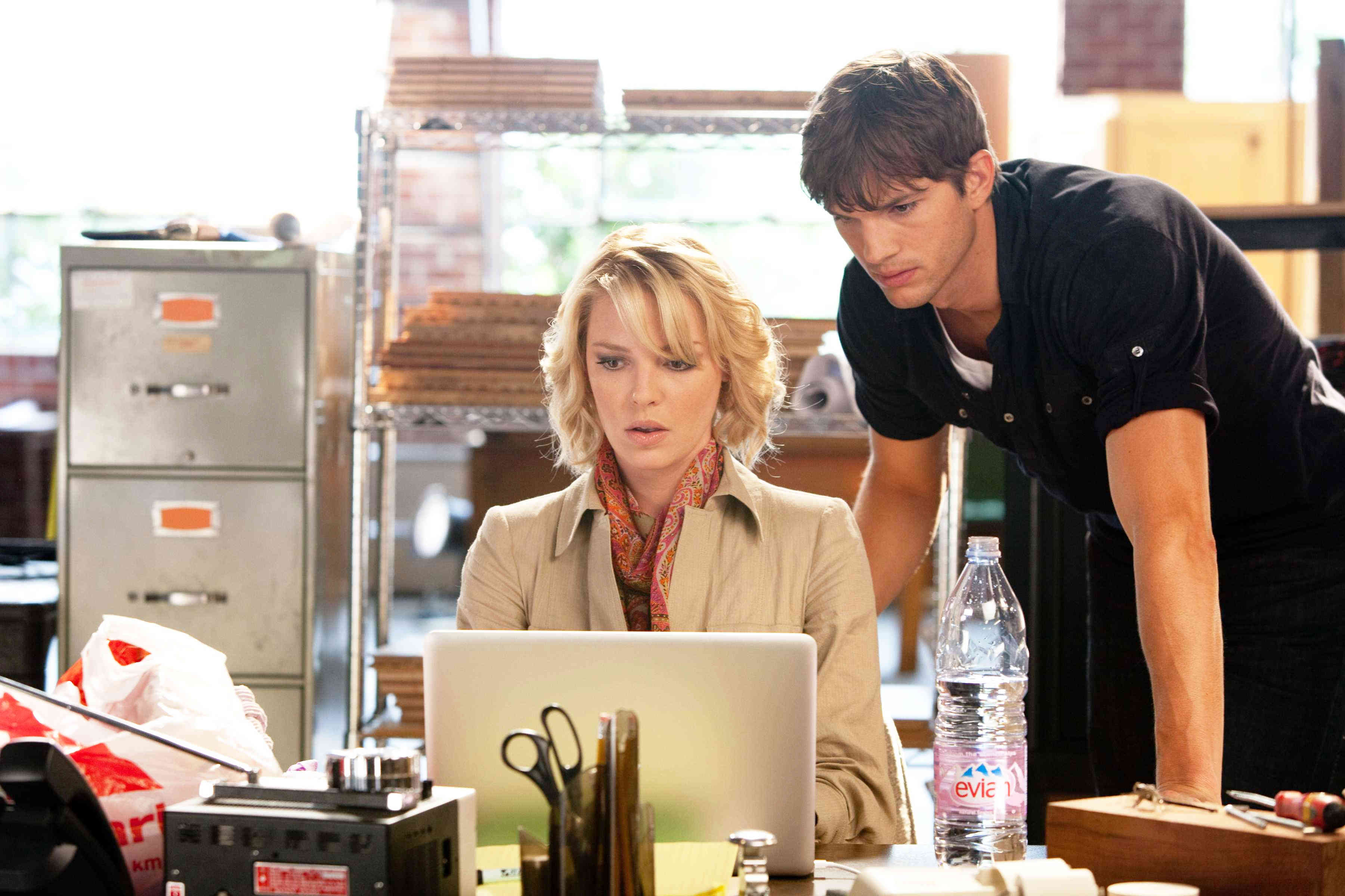 Katherine Heigl stars as Jen Kornfeldt and Ashton Kutcher stars as Spencer Aimes in Lionsgate Films' Killers (2010). Photo credit by Melissa Moseley.