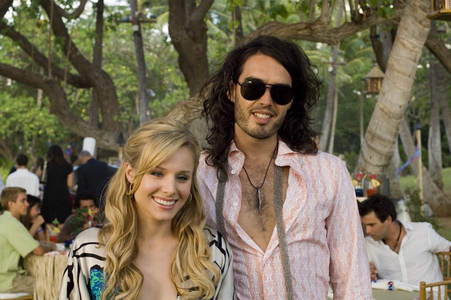 Kristen Bell as Sarah Marshall and Russell Brand as Aldous Snow in Universal Pictures' Forgetting Sarah Marshall (2008)