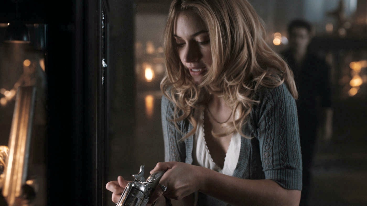 Imogen Poots stars as Amy Peterson in DreamWorks SKG's Fright Night (2011)