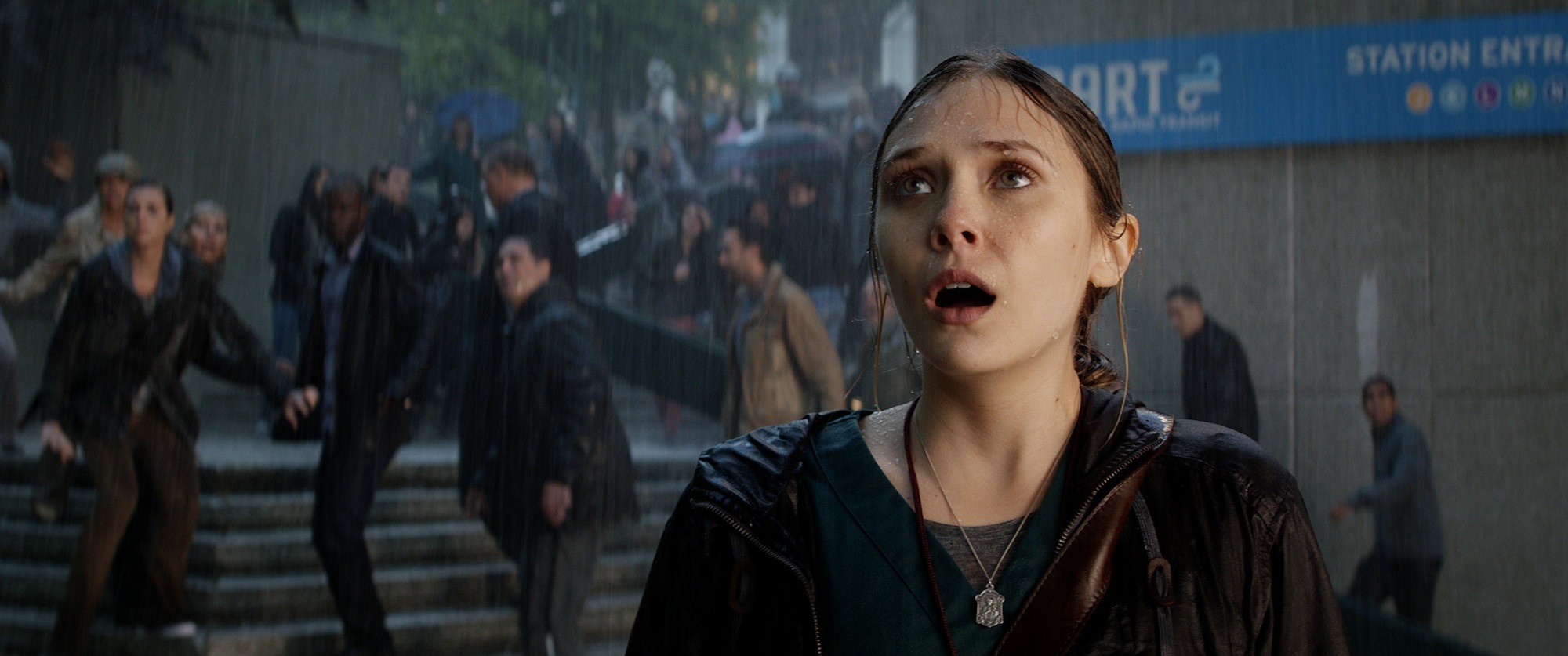 Elizabeth Olsen stars as Elle Brody in Warner Bros. Pictures' Godzilla (2014)