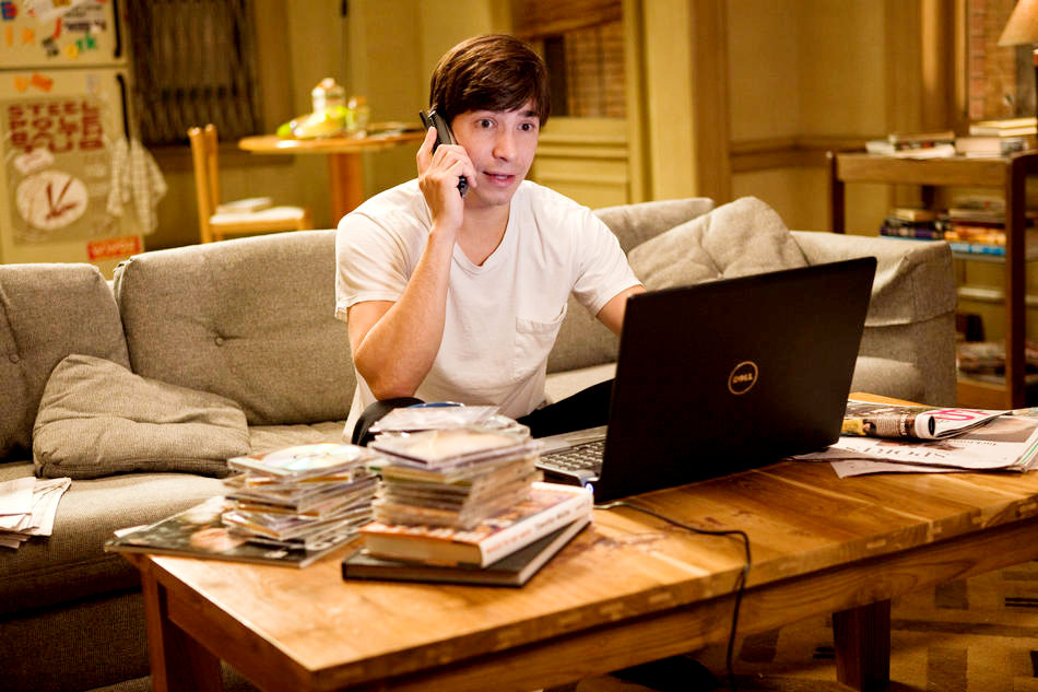 Justin Long stars as Garrett in Warner Bros. Pictures' Going the Distance (2010)