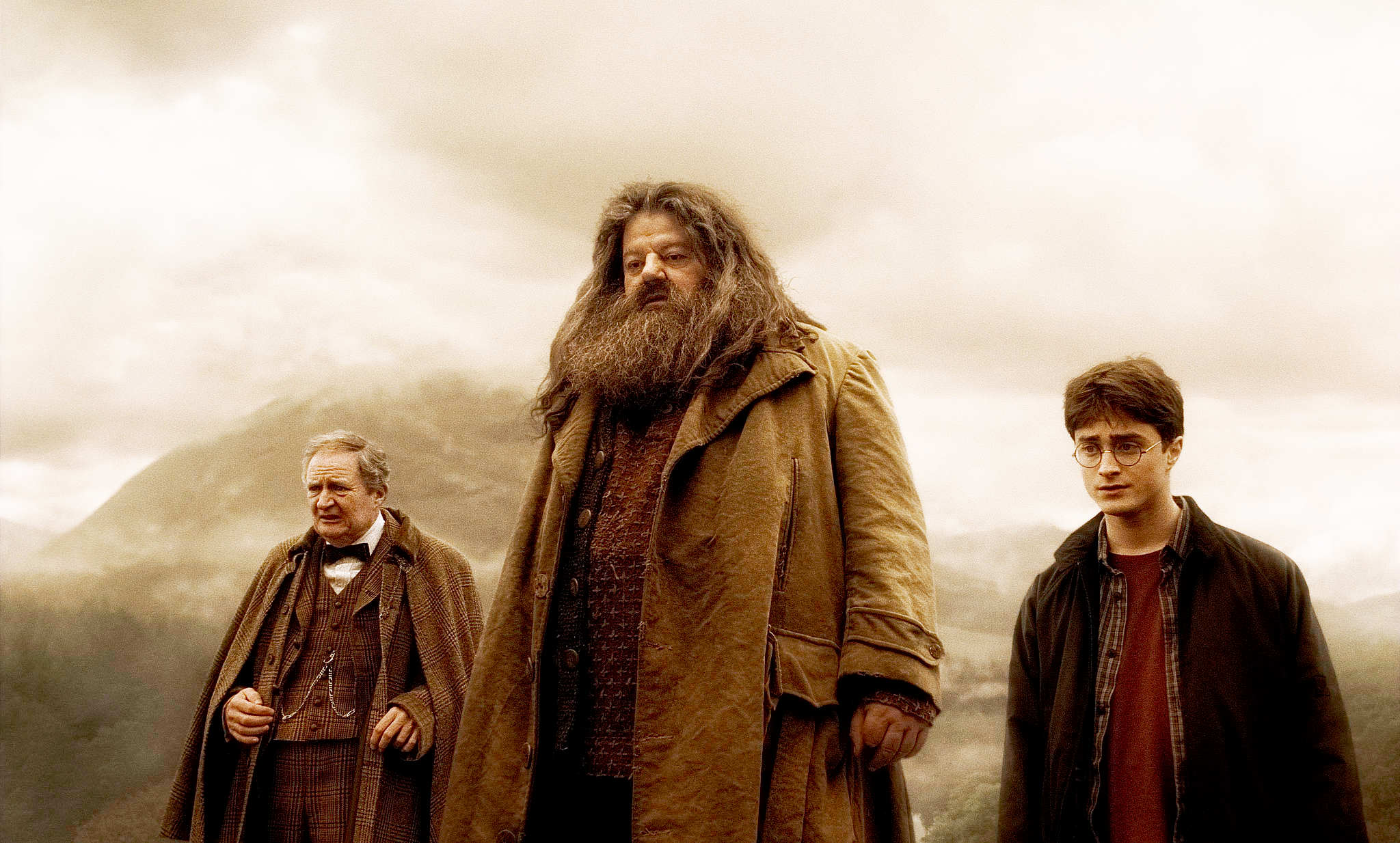 Jim Broadbent, Robbie Coltrane and Daniel Radcliffe in Warner Bros' Harry Potter and the Half-Blood Prince (2009)
