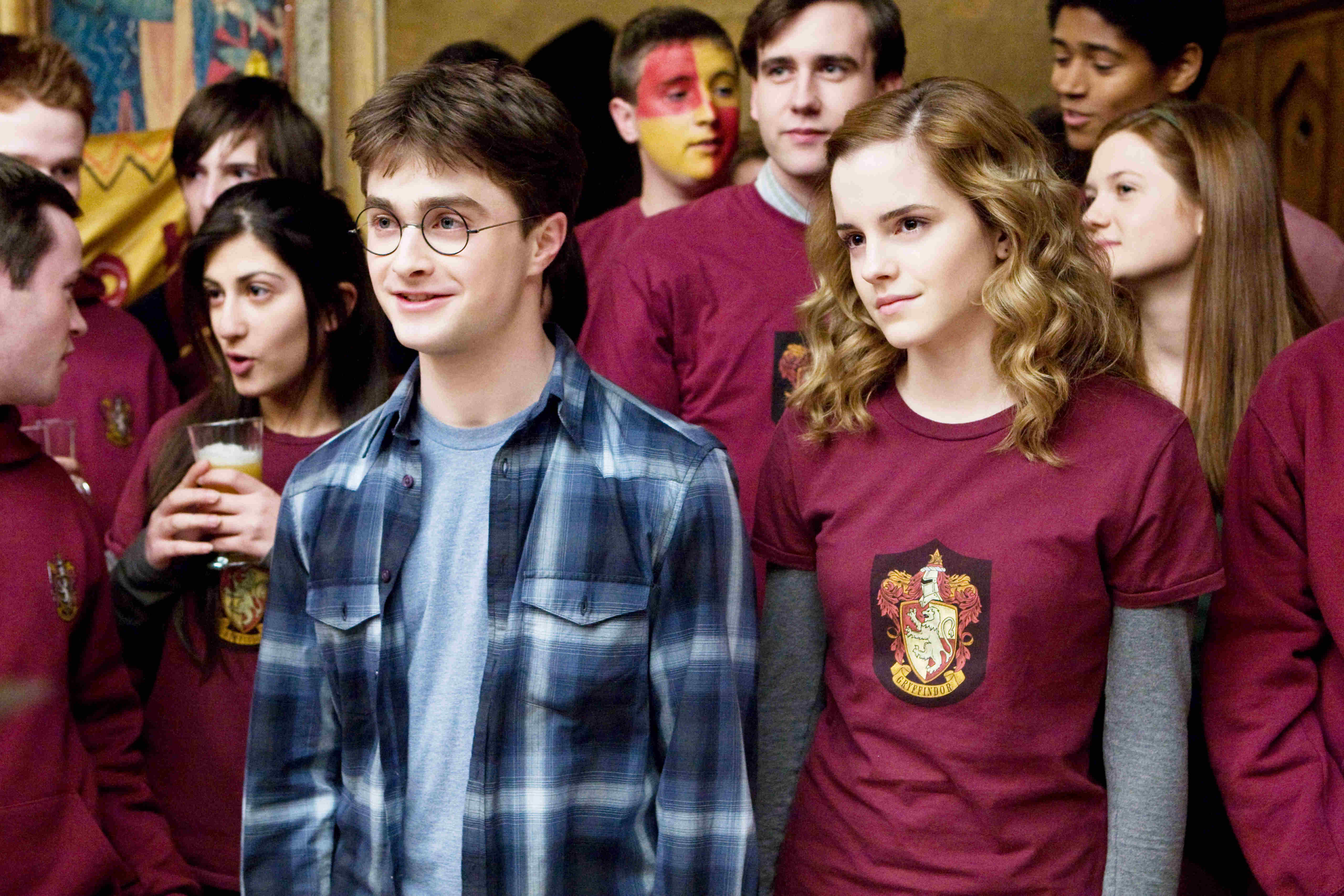 Harry potter. Гарри Поттер и принц-полукровка фильм 2009. Эмма Уотсон принц полукровка. Гарри Поттер и принц полукровка Гермиона. Гарри Поттер и принц полукровка кадры.