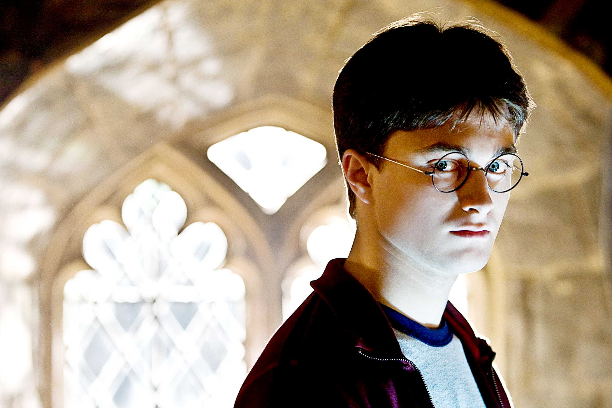 Daniel Radcliffe stars as Harry Potter in Warner Bros Pictures' Harry Potter and the Half-Blood Prince (2009)