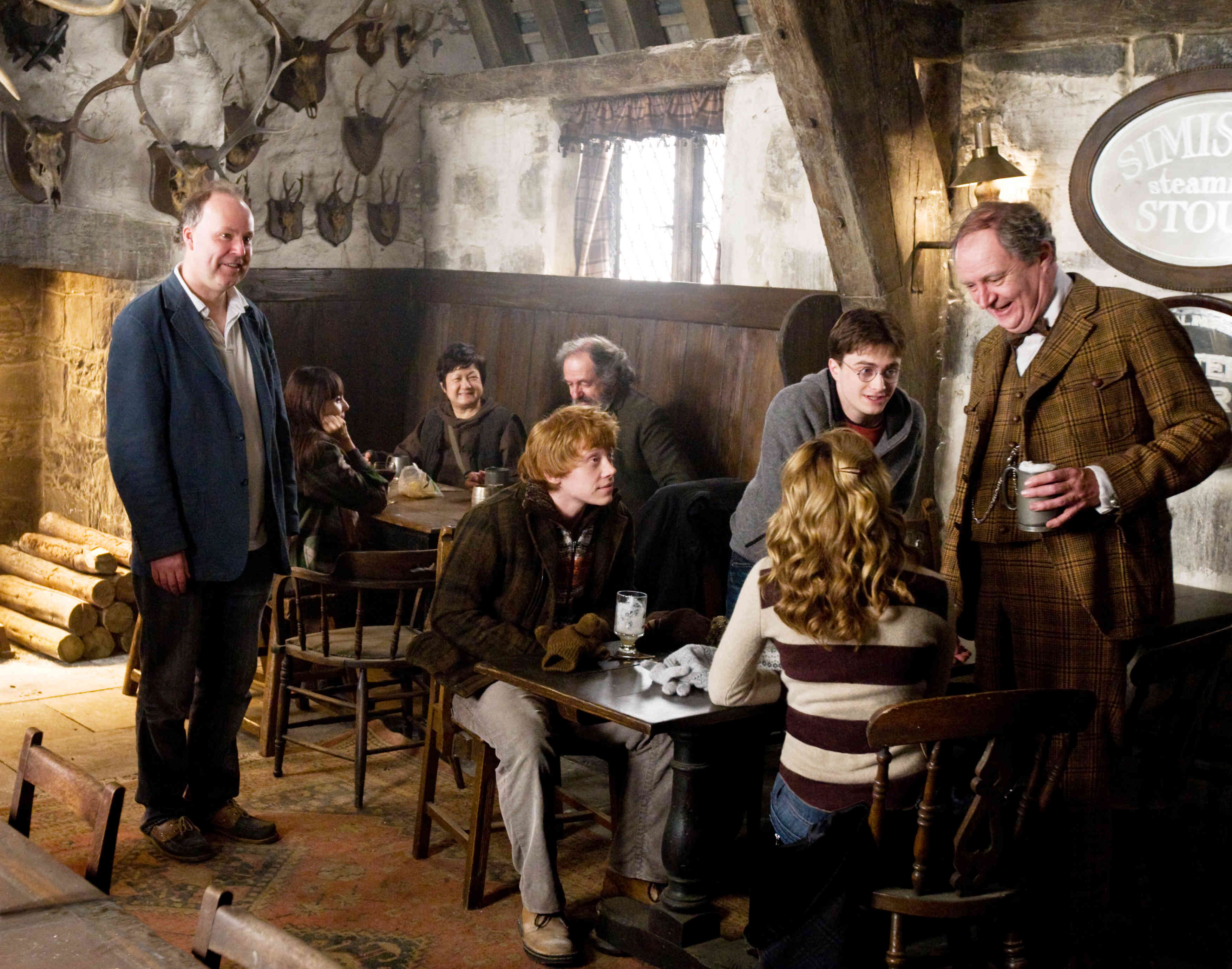 Rupert Grint, Emma Watson, Daniel Radcliffe and Jim Broadbent in Warner Bros' Harry Potter and the Half-Blood Prince (2009)