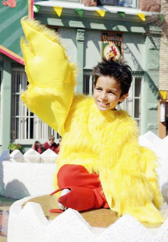 Aramis Knight stars as Wendell Pate in Disney Channel's Hatching Pete (2009)