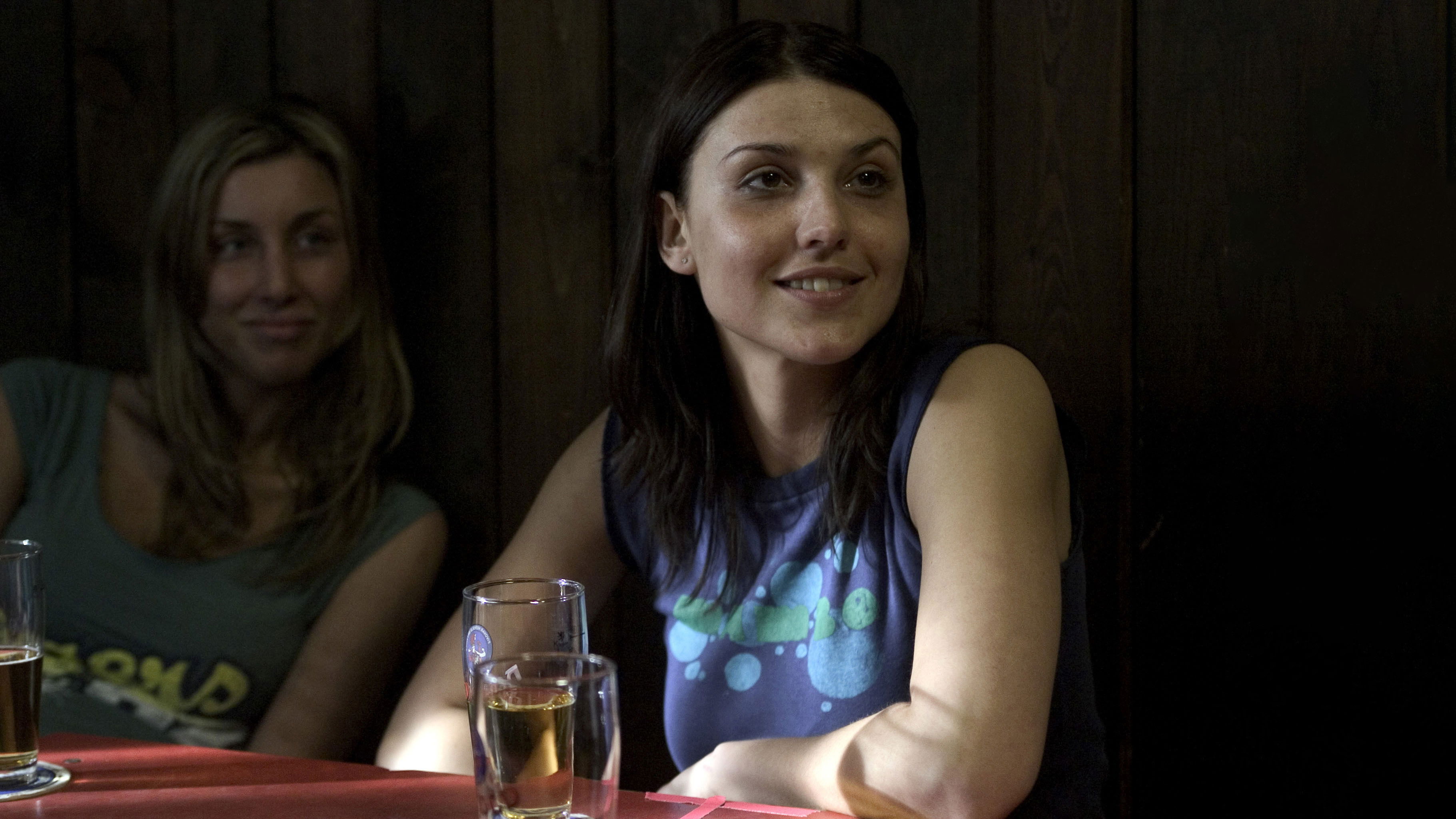 Hostel (2006)