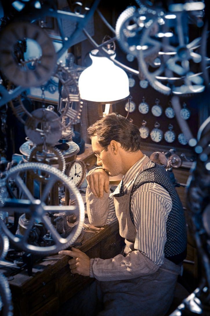 Jude Law stars as Hugo's father in Paramount Pictures' Hugo (2011)