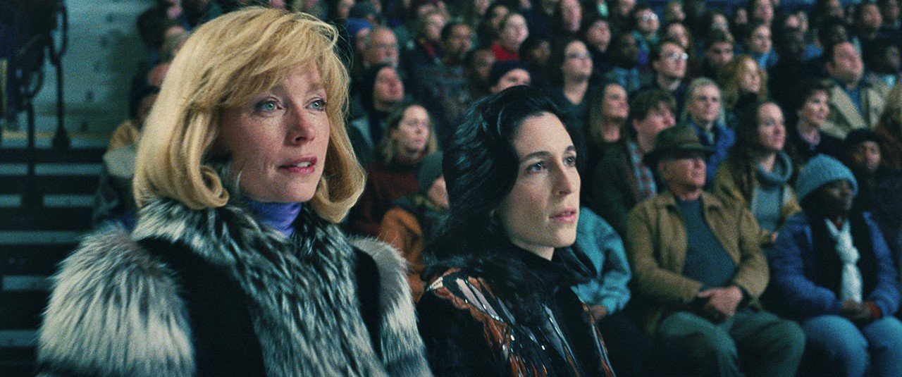 Bojana Novakovic stars as Dody Teachman and Julianne Nicholson stars as Diane Rawlinson in Neon's I, Tonya (2017)