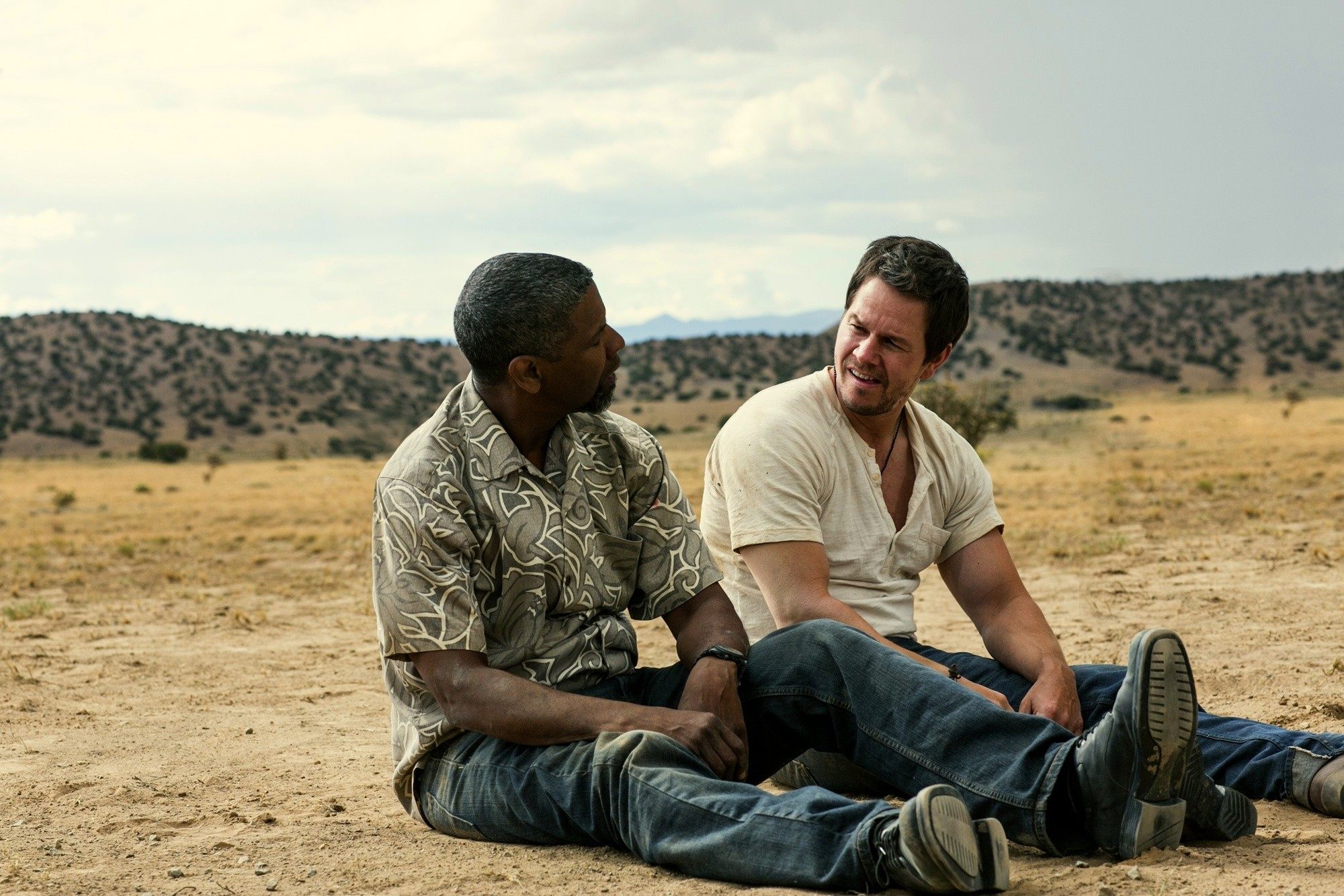 Denzel Washington stars as Robert 'Bobby' Trench and Mark Wahlberg stars as Marcus 'Stig' Stigman in Universal Pictures' 2 Guns (2013)