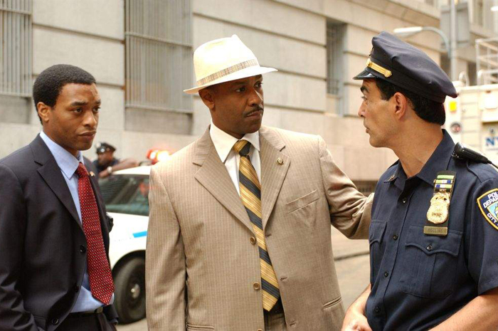 Chiwetel Ejiofor as Det. Bill Mitchell and Denzel Washington as Det. Keith Frazier in Universal Pictures' Inside Man (2006)