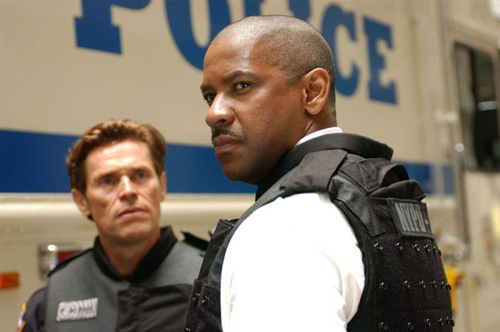 Willem Dafoe and Denzel Washington in Universal Pictures' Inside Man (2006)