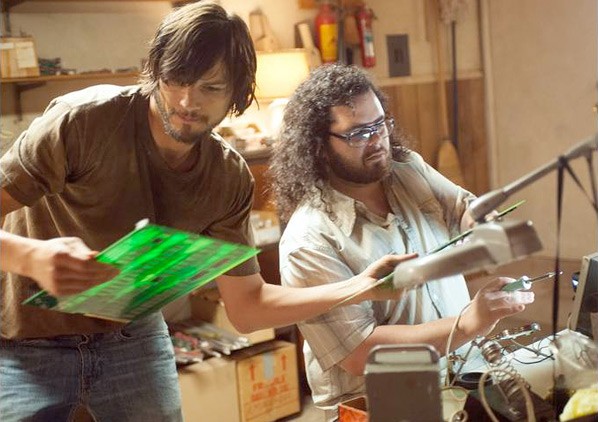 Ashton Kutcher stars as Steve Jobs and Josh Gad stars as Steve Wozniak in Open Road Films' jOBS (2013)