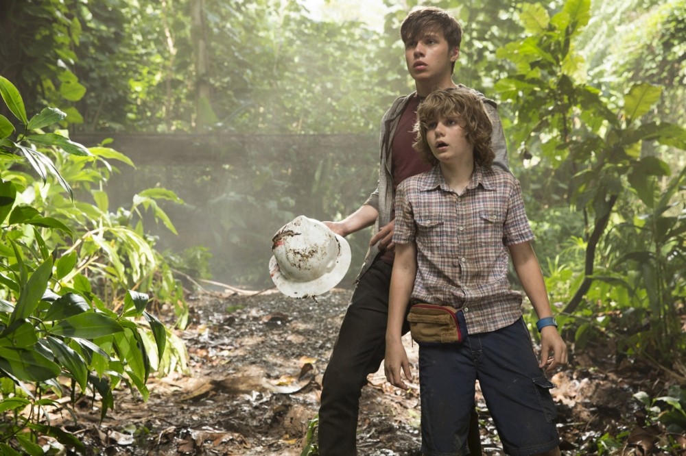 Nick Robinson stars as Zach and Ty Simpkins stars as Gray in Universal Pictures' Jurassic World (20145)
