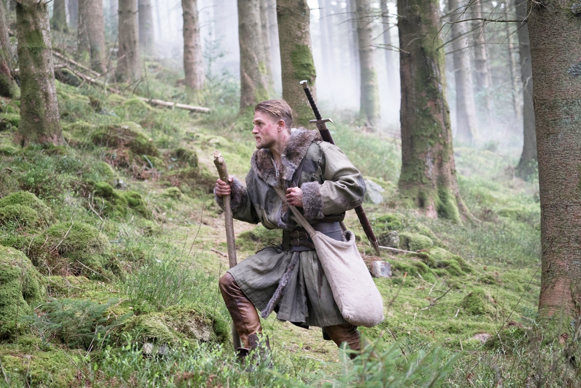 Charlie Hunnam stars as King Arthur in Warner Bros. Pictures' King Arthur: Legend of the Sword (2017)