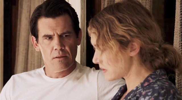 Josh Brolin stars as Frank and Kate Winslet stars as Adele in Paramount Pictures' Labor Day (2014)