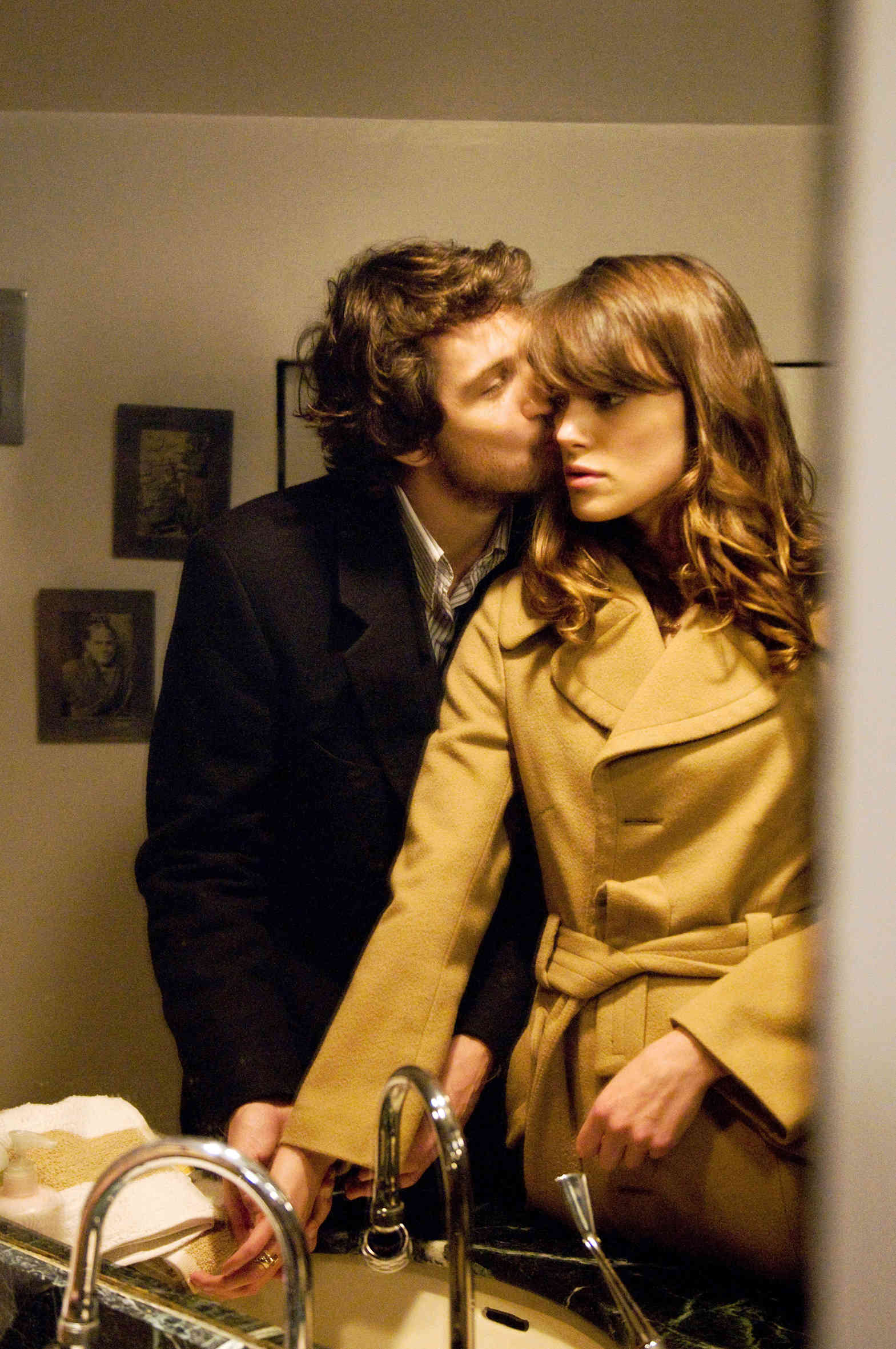 Guillaume Canet stars as Alex Mann and Keira Knightley stras as Joanna Reed in Miramax Films' Last Night (2010)